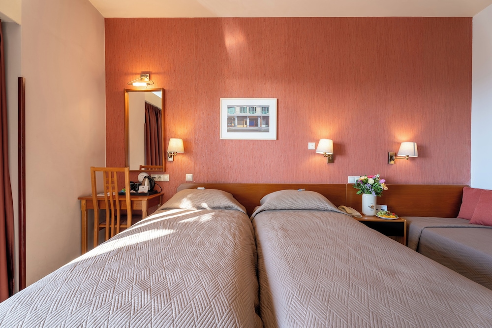 Triple Room, Balcony, Sea View - Photo 5