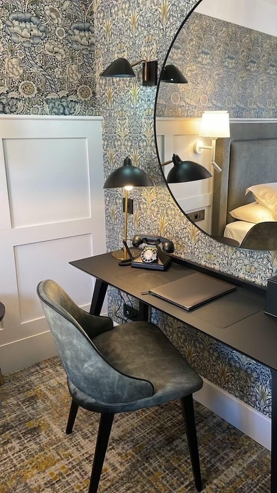 Comfort Suite, 1 Bedroom, Private Bathroom, City View photo 1
