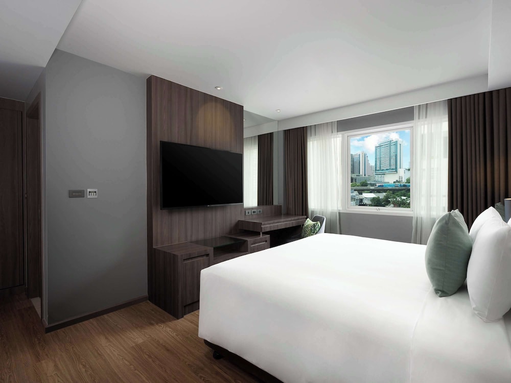 Standard Room, 1 King Bed photo 2