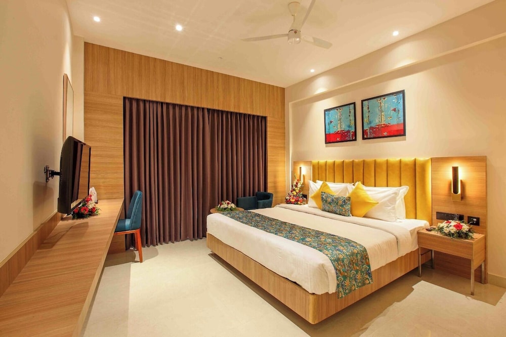 Deluxe Double Room, City View photo 2