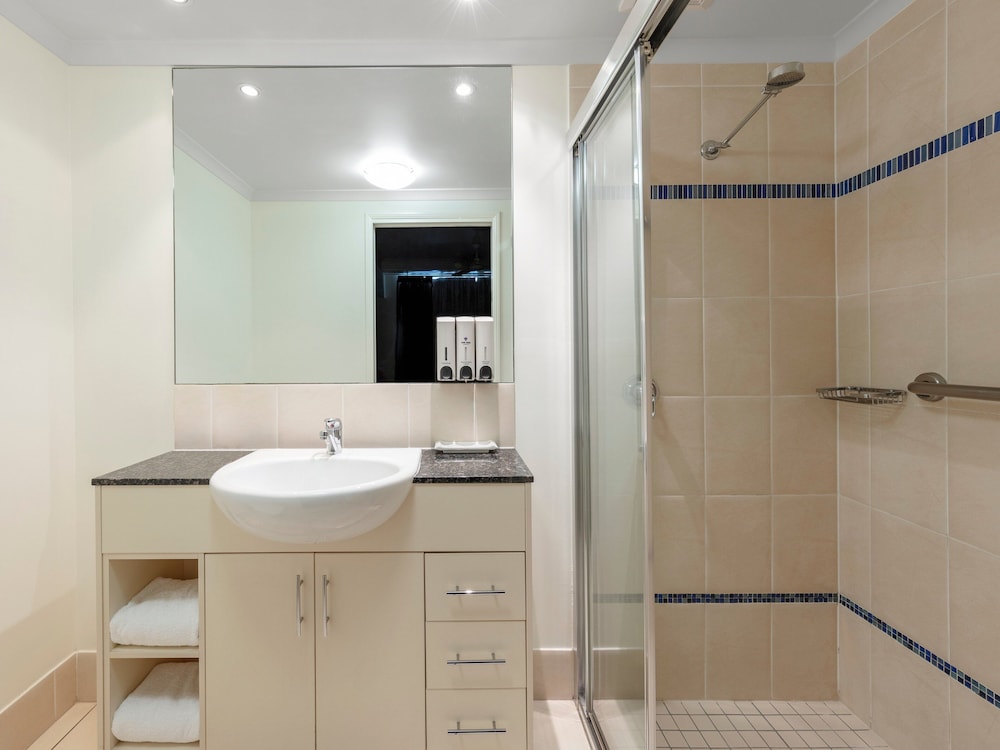 Executive One-Bedroom Apartments photo 2