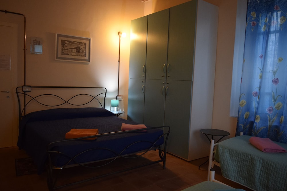 Family Quadruple Room (Private External Bathroom 1-3) photo 3