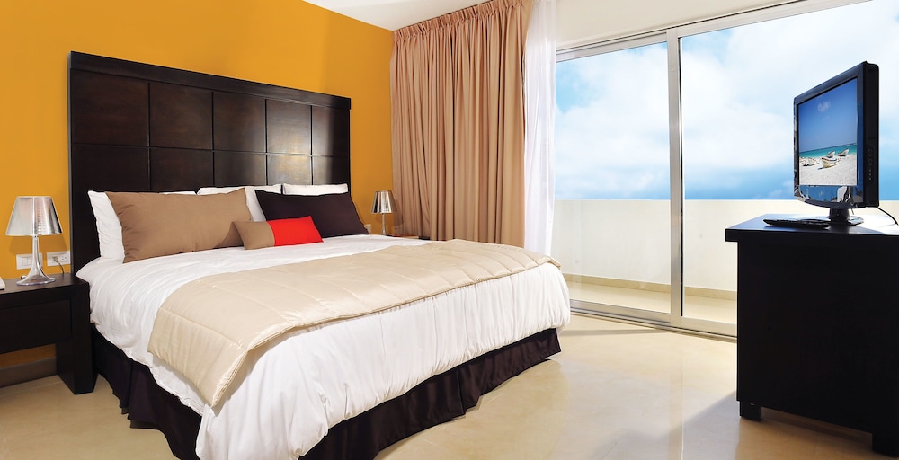 Junior Suite, 1 King Bed, Kitchenette