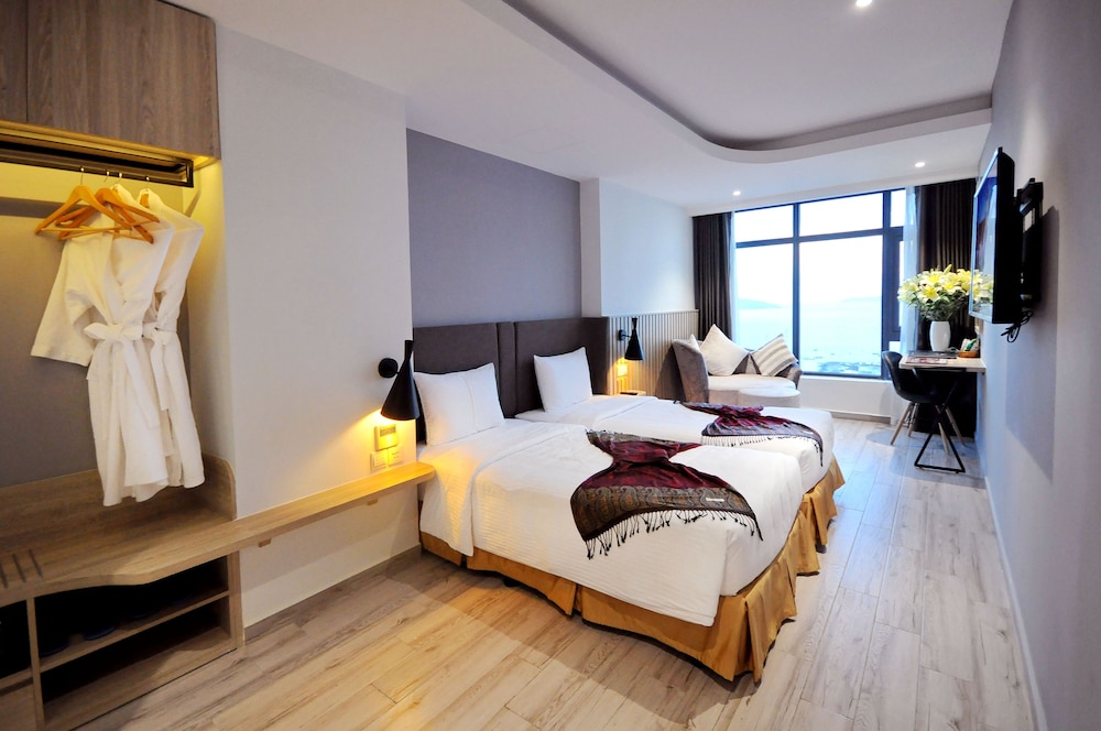Deluxe Room, Sea View - Photo 1