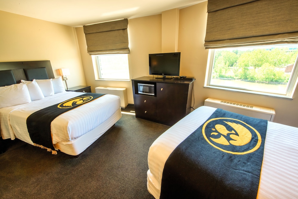 Business Room, 2 Double Beds, River View photo 1
