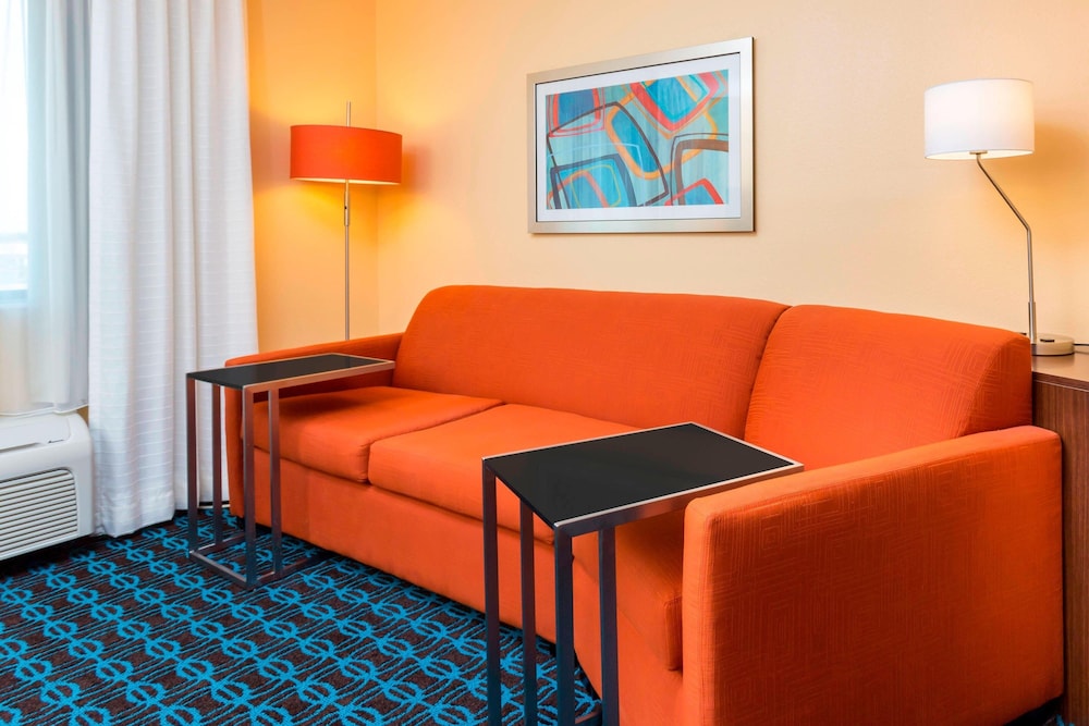 Executive Suite, 1 King Bed with Sofa bed photo 3