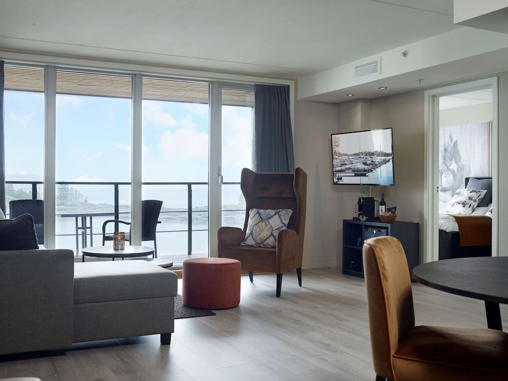 Frontsuite with Balcony photo 3