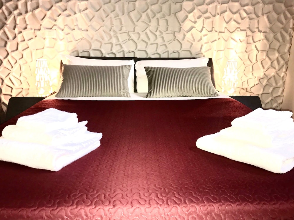 Economy Room