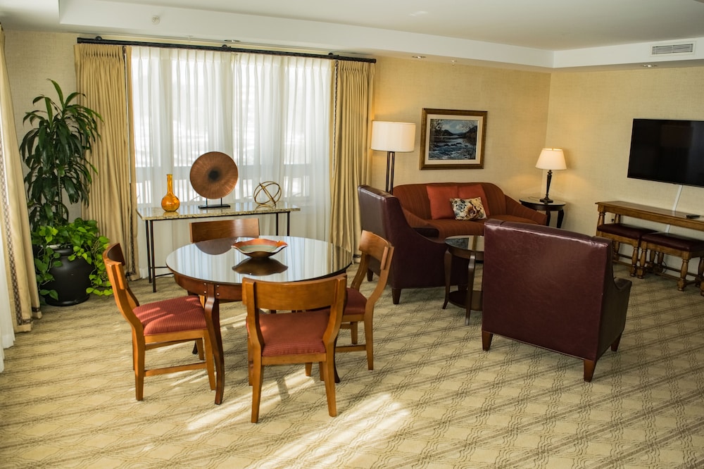 Executive Suite, Multiple Beds - Photo 5