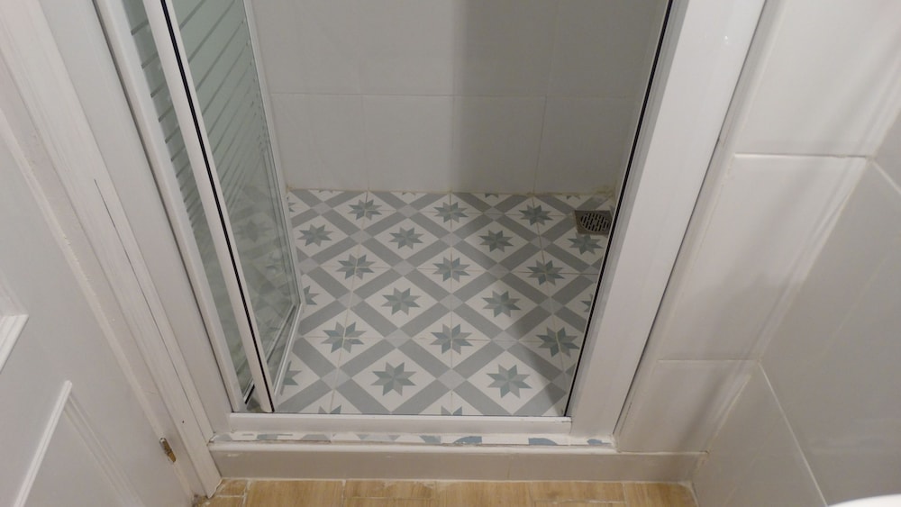 Double Room - Photo 8