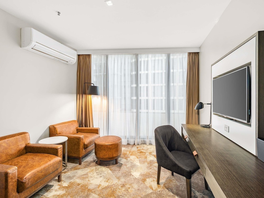 2 Bedroom Suite thumbnail 6