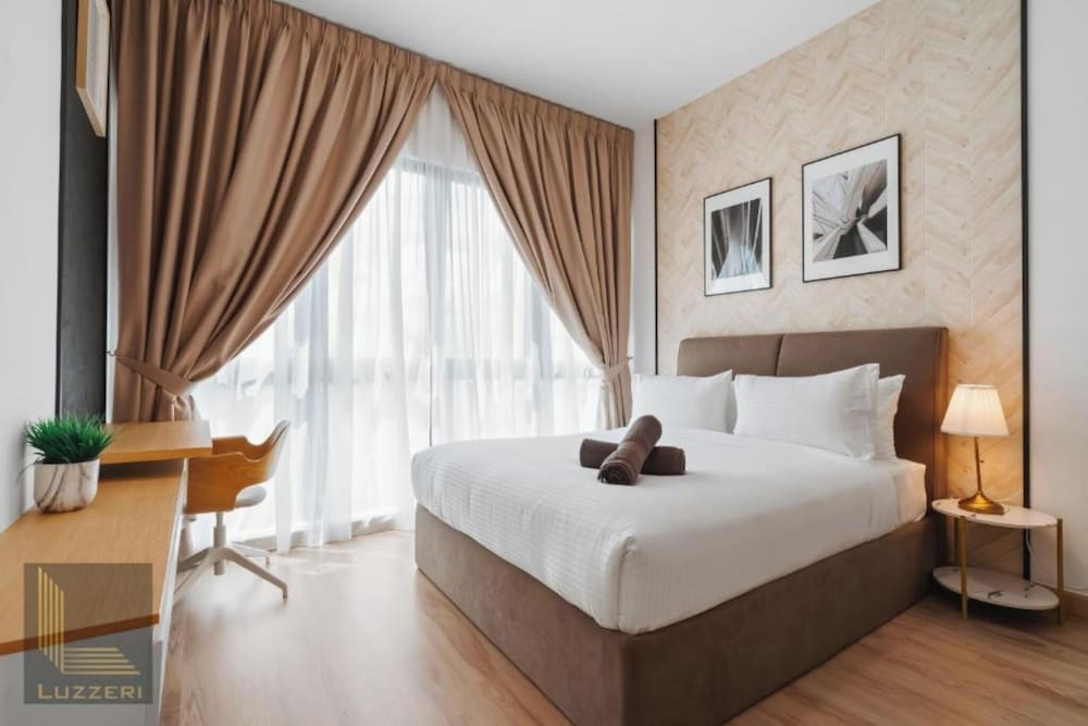 Junior Suite, 1 Bedroom, Non Smoking, City View