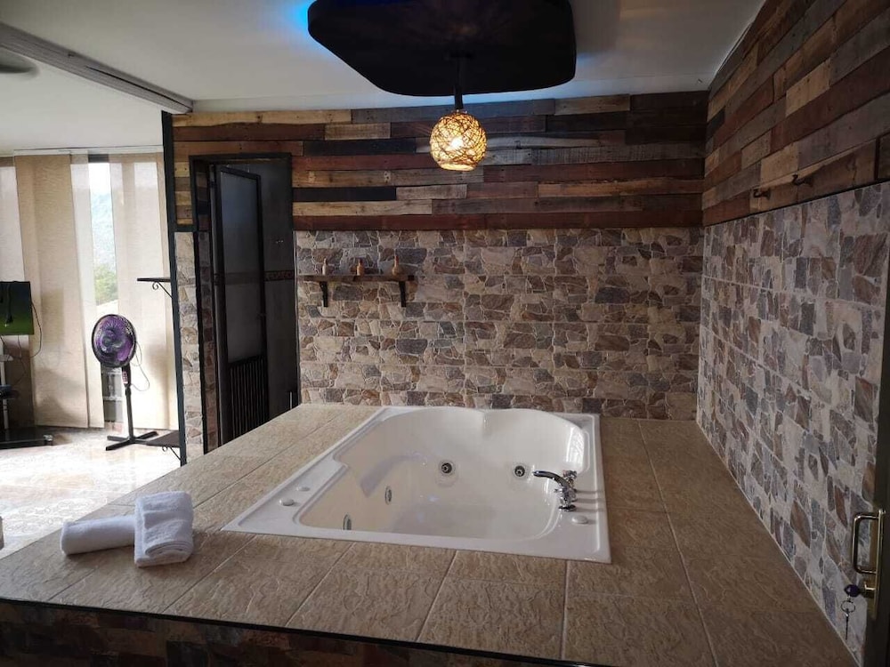 Deluxe Suite photo 3