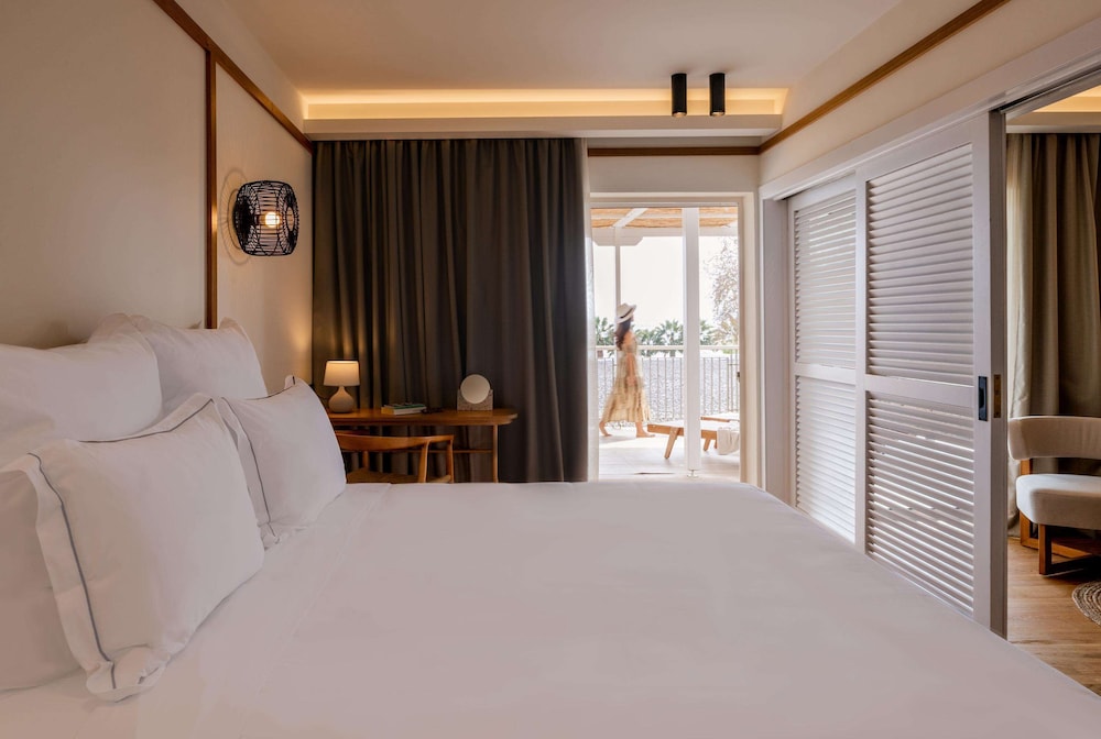 King Suite, Sea View - Photo 11