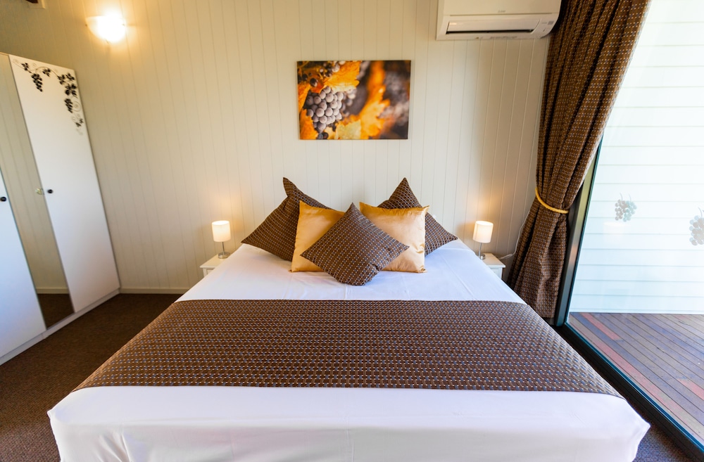 Comfort Double Room, 1 Queen Bed, Accessible, Lake View photo 3