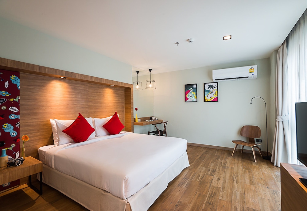 room photo