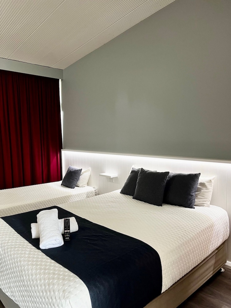 Queen Plus Room photo 1