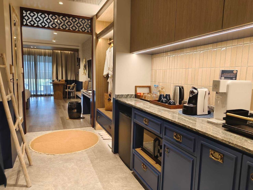 Deluxe Twin Room, Balcony - Photo 9