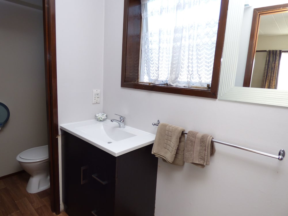 Deluxe One Bedroom - Photo 6