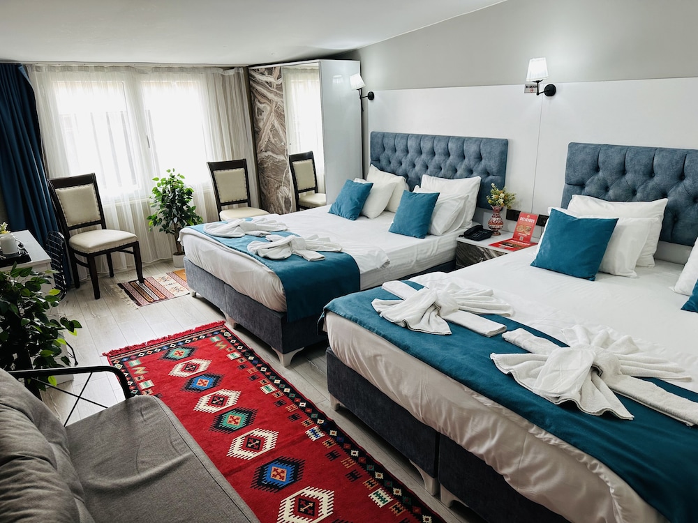 Family Quadruple Room photo 3