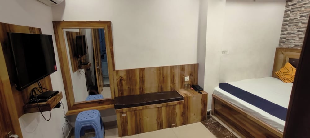 Family Room photo 2