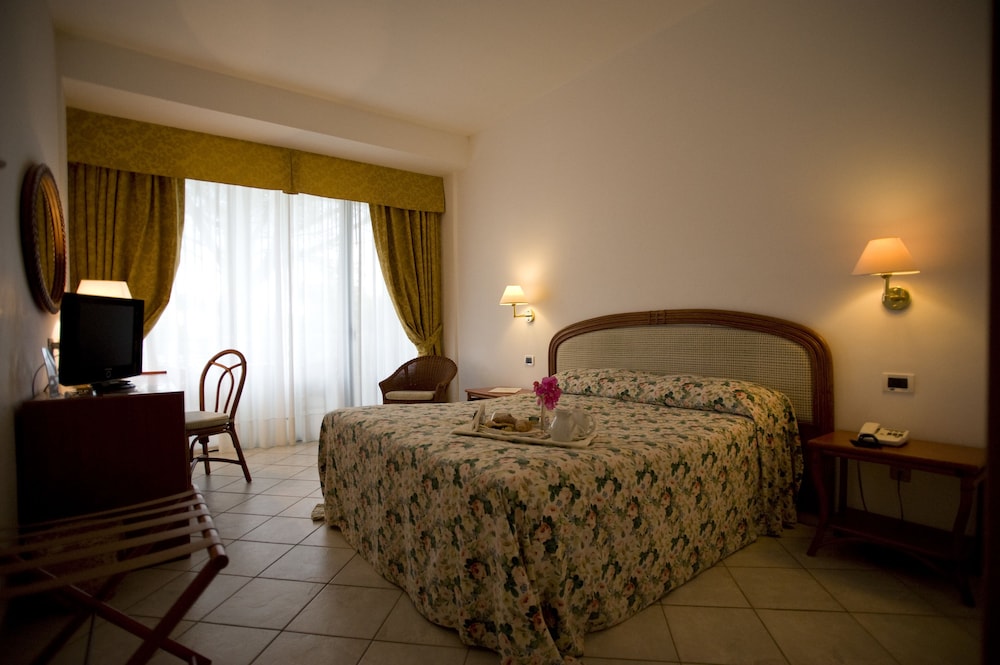 Standard Double Room - Photo 2