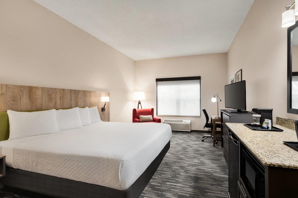 Room, 1 King Bed, Accessible, Non Smoking - Photo 1