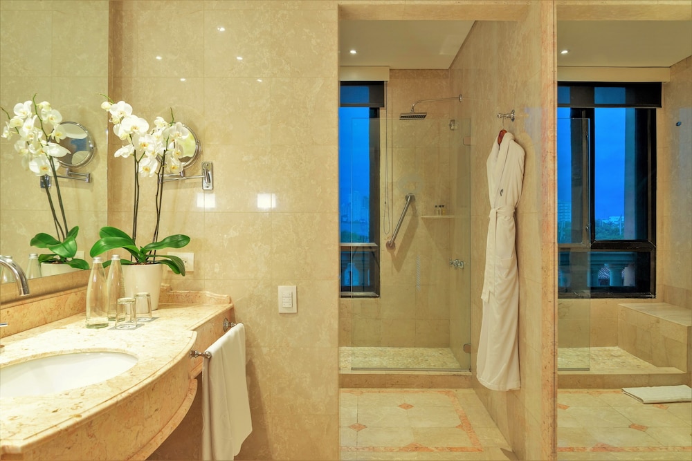 Premier Room - Photo 4