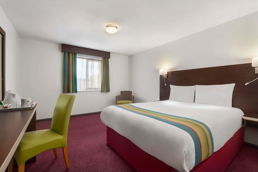 Room, 1 Double Bed, Accessible - Photo 5