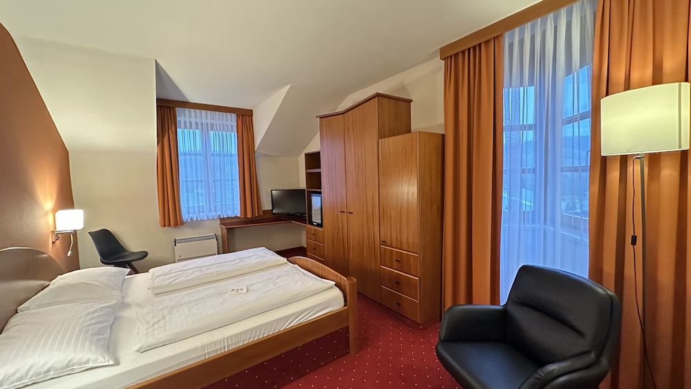 Double Room - Photo 5