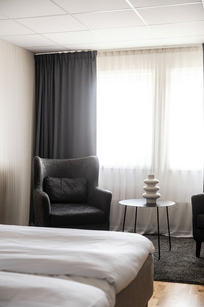 Standard Twin Room - Photo 4
