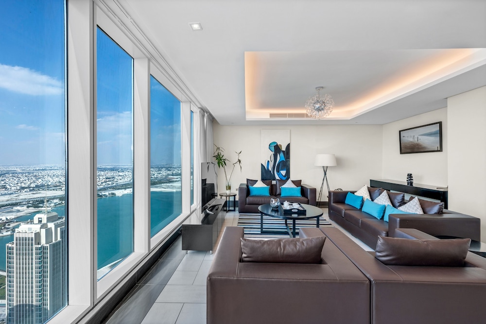 Suite (Premier Four Bedroom) - Photo 13