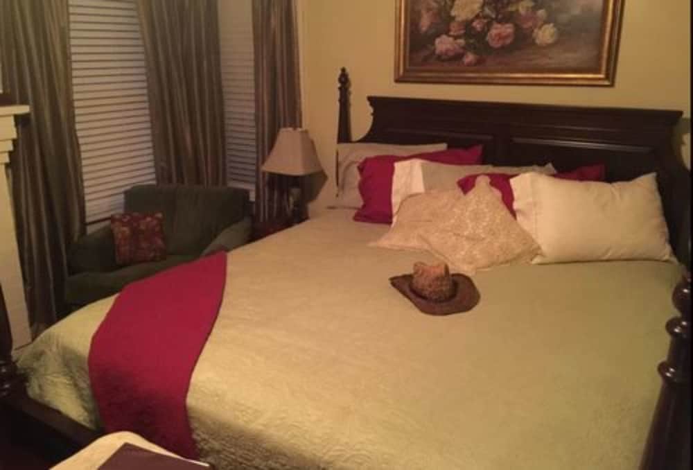 Magnolia Room