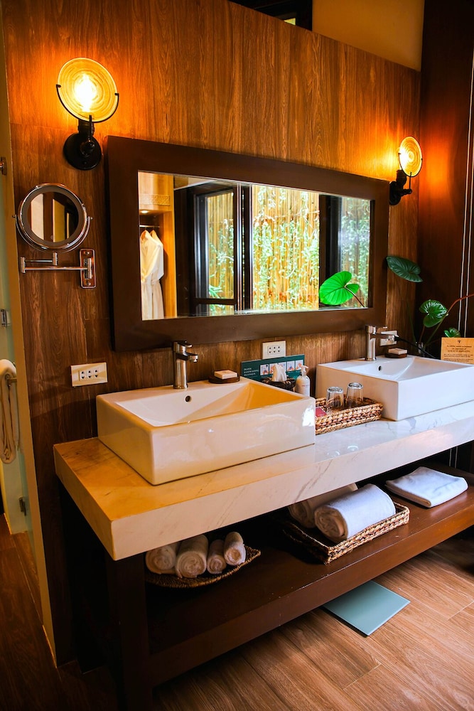 Premium Villa, 1 King Bed - Photo 3
