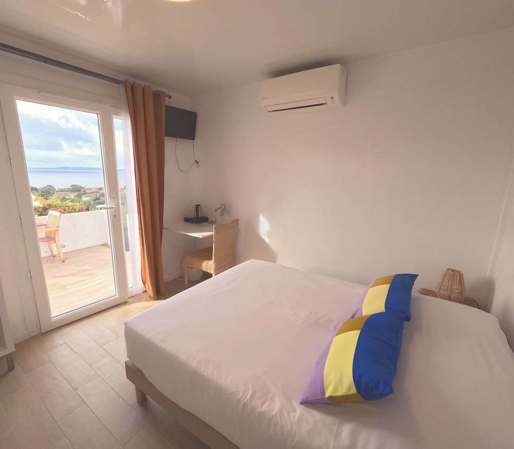 Standard Double Room, Sea View - Photo 4