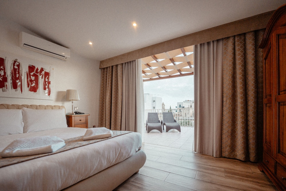Deluxe Suite, Terrace photo 3