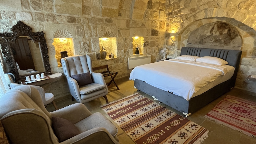 Deluxe Suite (Quadruple) - Photo 1