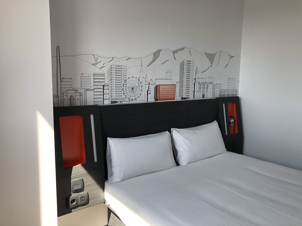 Double Room, 2 single beds, Upper Floor photo 3