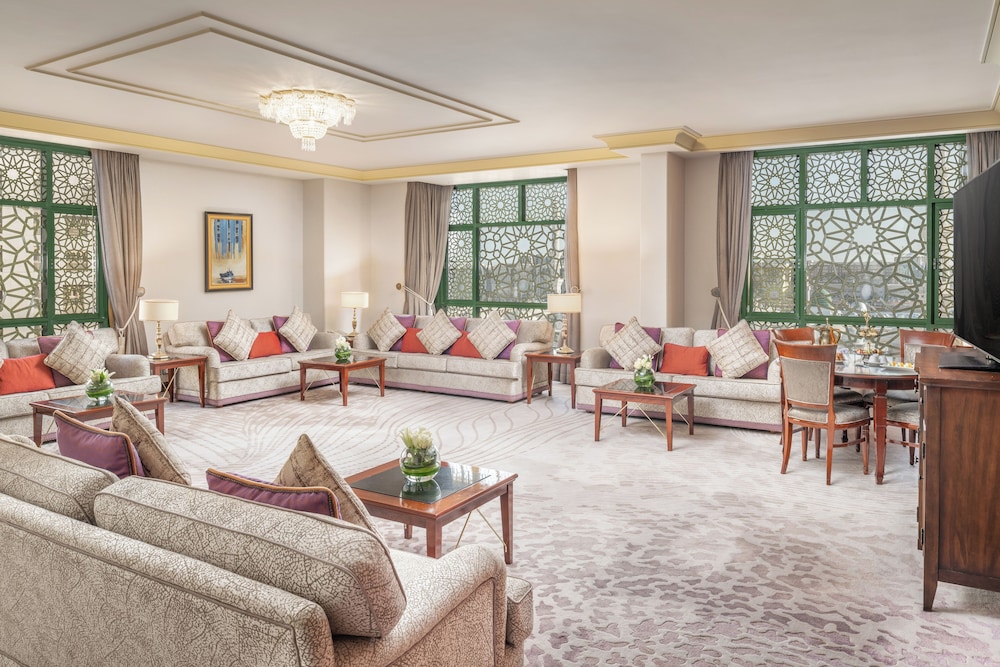 Presidential Room, Ensuite thumbnail 6