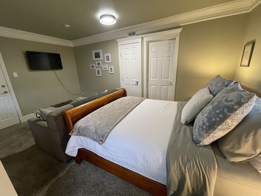 Sage Room