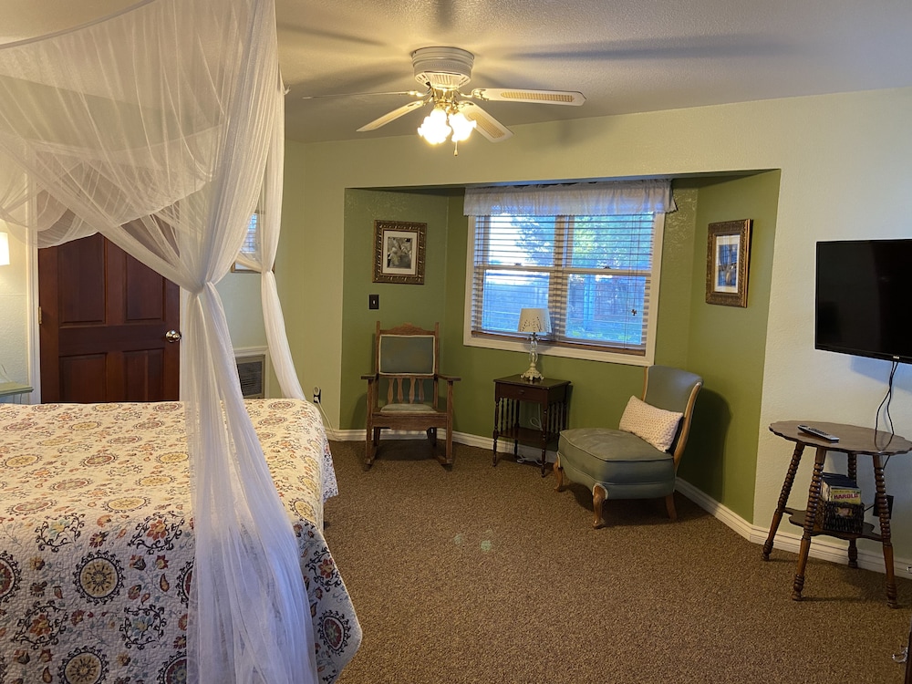 Meadow View Room, 1 King Bed, Jetted Tub, Ground Floor