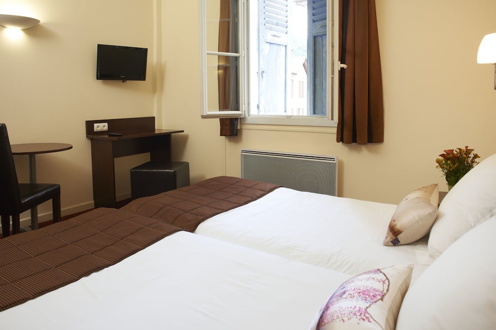 Comfort Double Or Twin Room, With View photo 3
