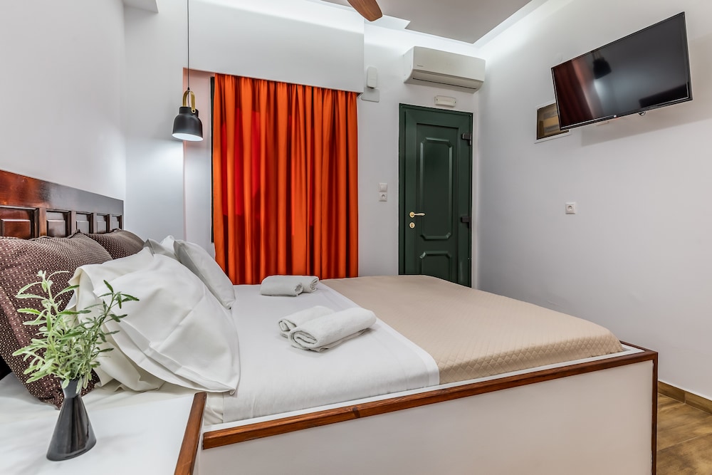 Superior Double Room, Pool View - Photo 4