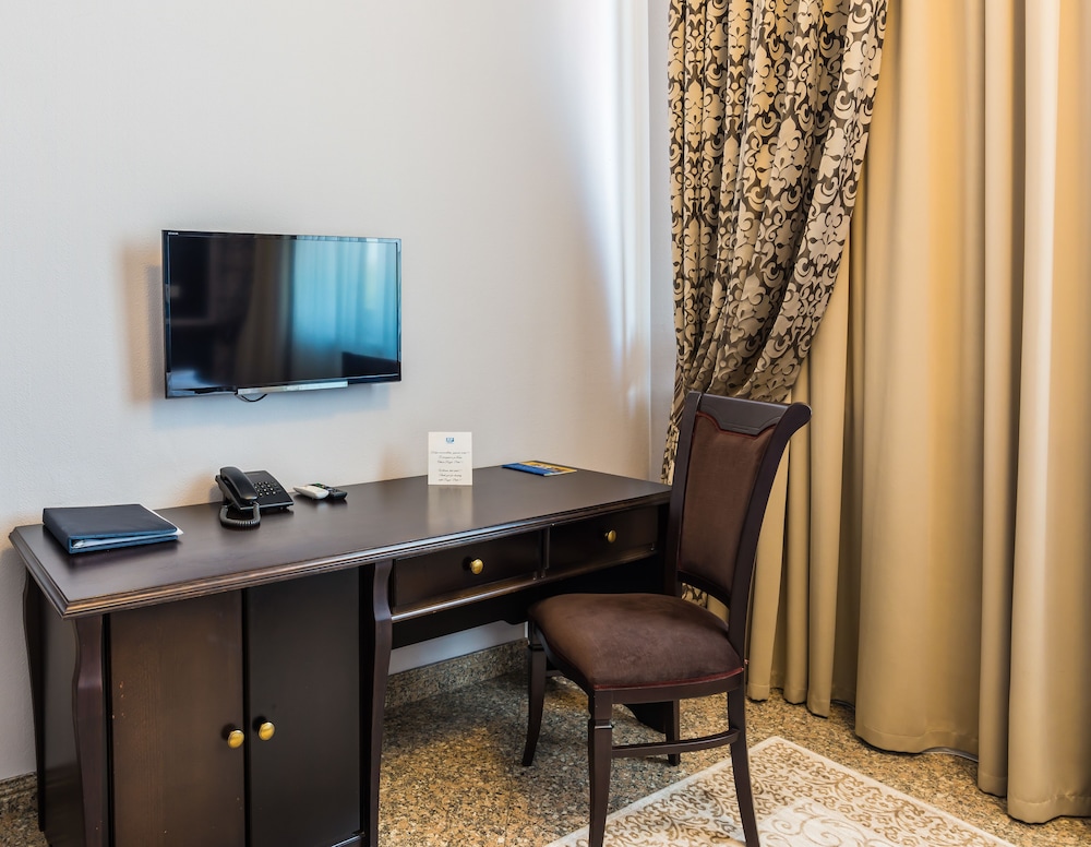 Standard Double or Twin Room photo 3