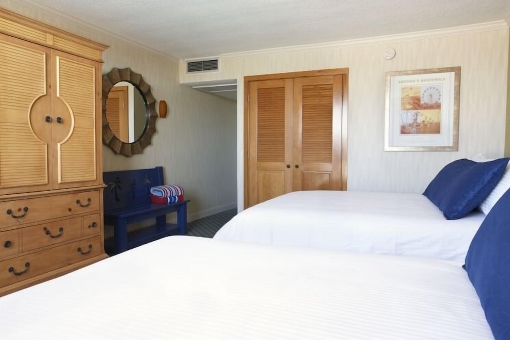 Deluxe Hotel Room