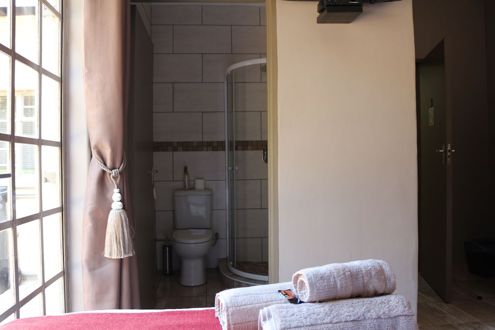 Standard Room, Non Smoking photo 3