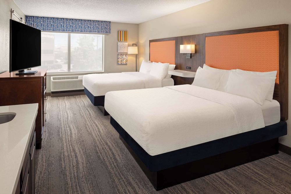 Room, Multiple Beds, Accessible, Bathtub photo 1