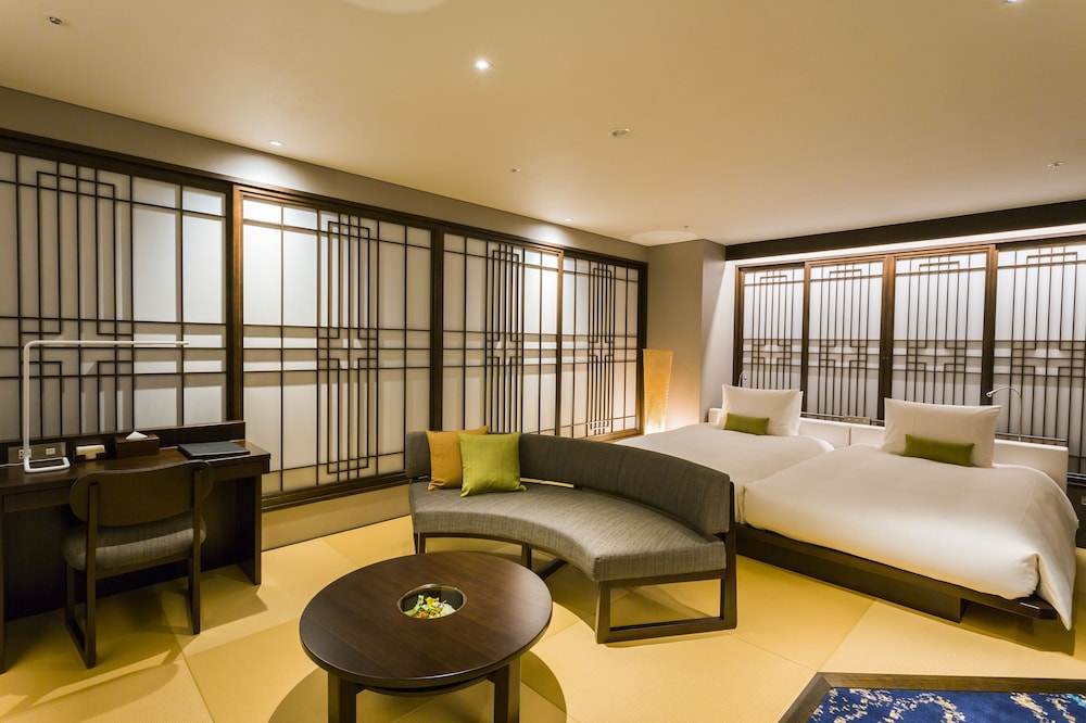 Corner Room - Non-Smoking