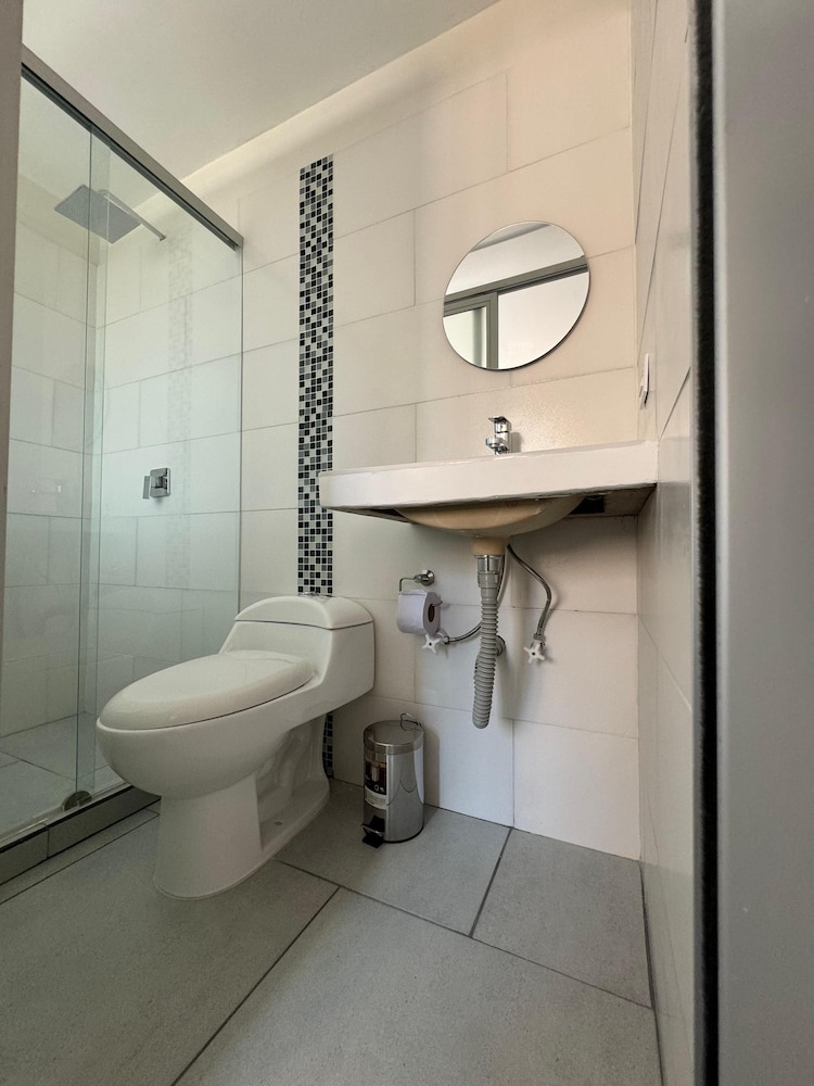 Basic Single Room photo 2