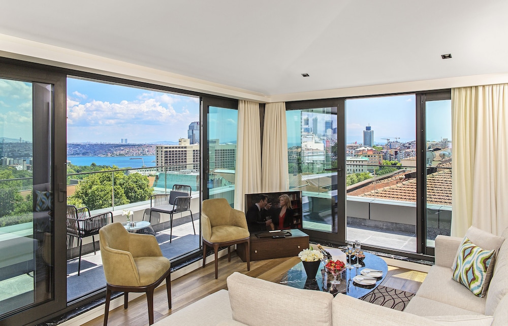 Panoramic Suite (Bosphorus View) photo 1